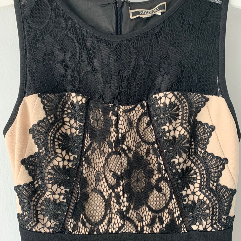 Cocktail dress with lace detail